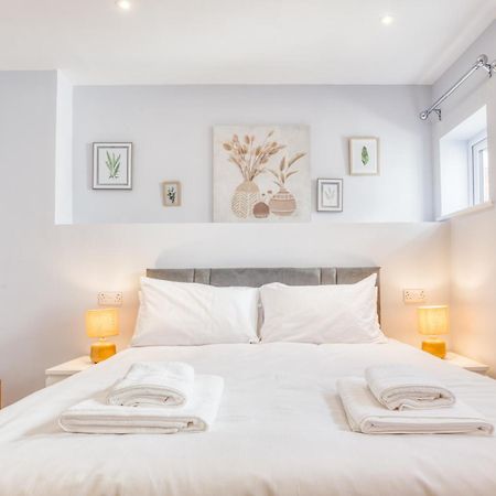 Suite 3 - 1 Bed Apartment King Size Bed リンカーン エクステリア 写真