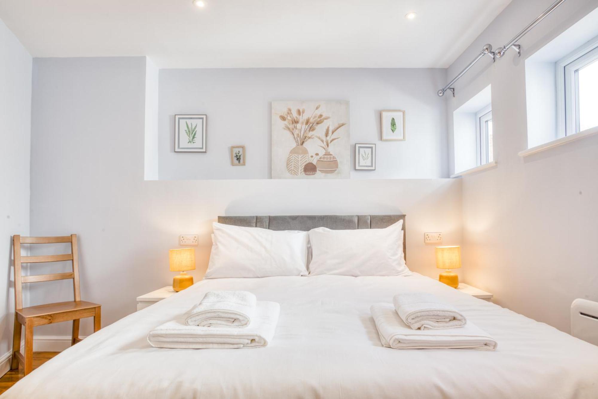 Suite 3 - 1 Bed Apartment King Size Bed リンカーン エクステリア 写真